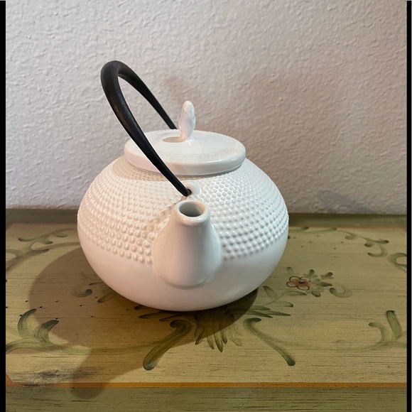 Asian Styled Teapot with Strainer - Picture 4 of 7
